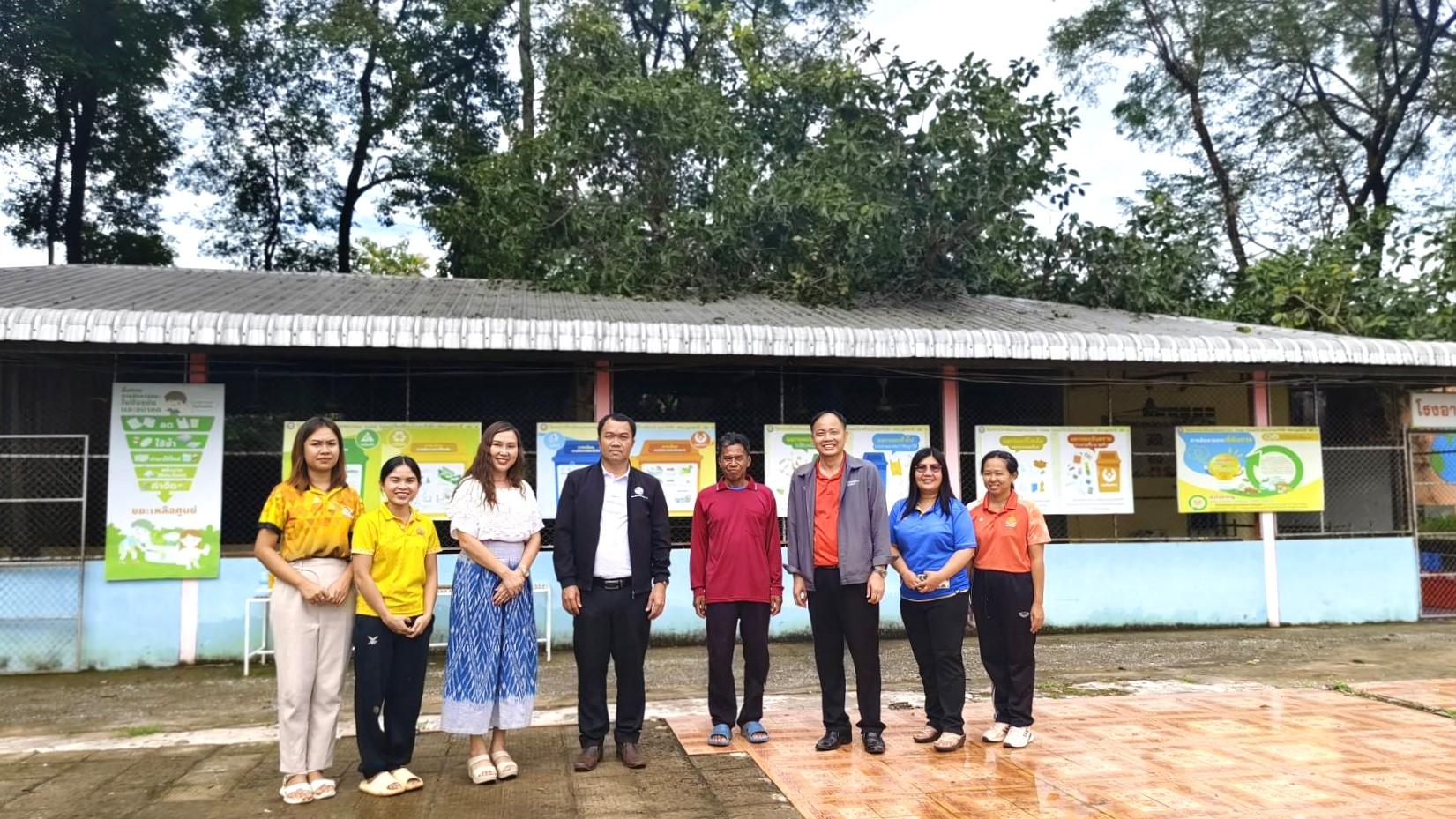 สพป.อุดรธานี เขต 3 ลงพื้นที่ตรวจสอบความเสียหายกรณีต้นไม้ล้มทับอาคารอเนกประสงค์ (โรงอาหาร) ในสถานศึกษา