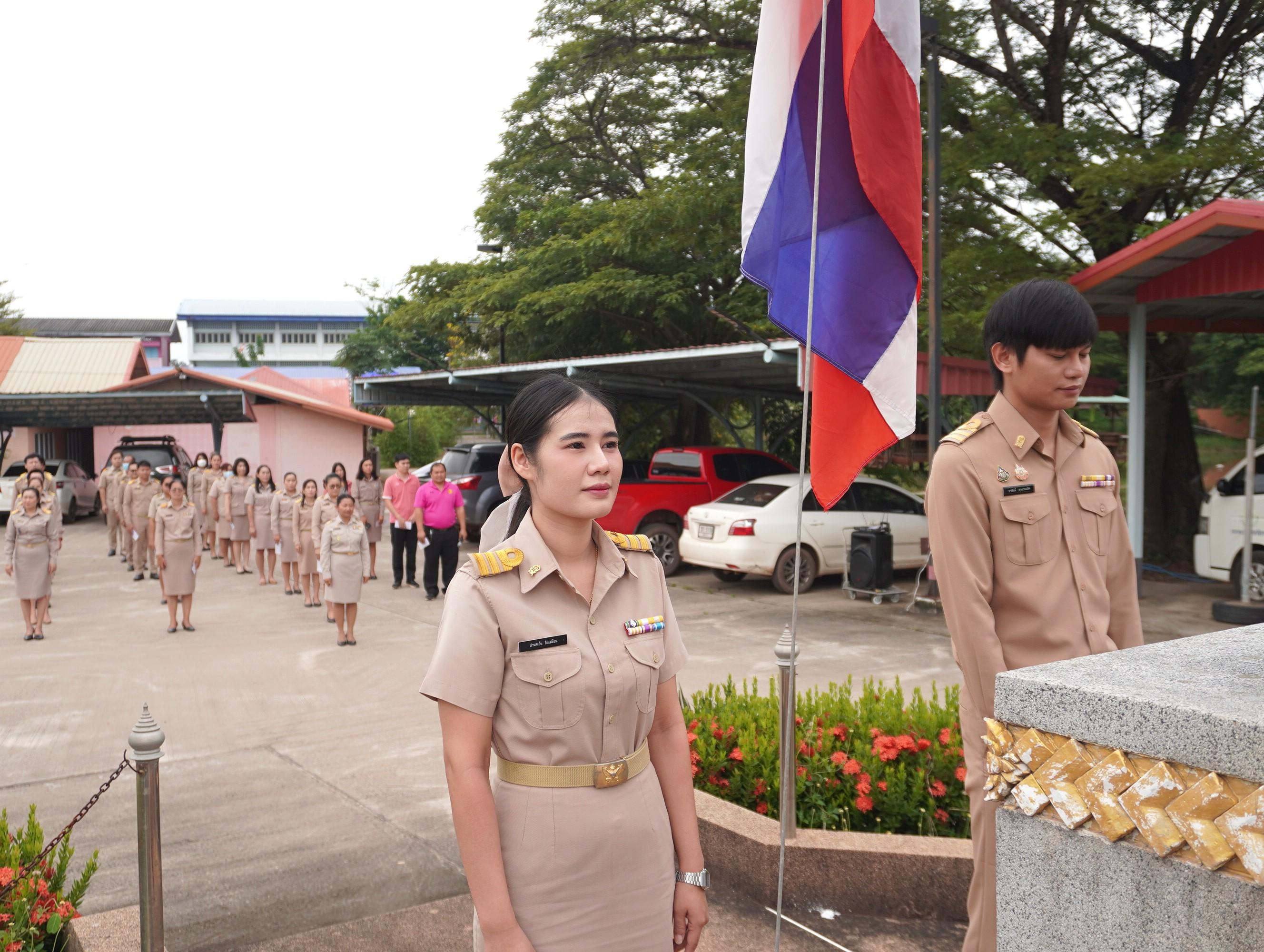 สพป.อุดรธานี เขต 3 จัดกิจกรรมเข้าแถวเคารพธงชาติ สวดมนต์ไหว้พระ กล่าวคำปฏิญญาการดำเนินงานเขตสุจริต ประจำเดือนตุลาคม 2567