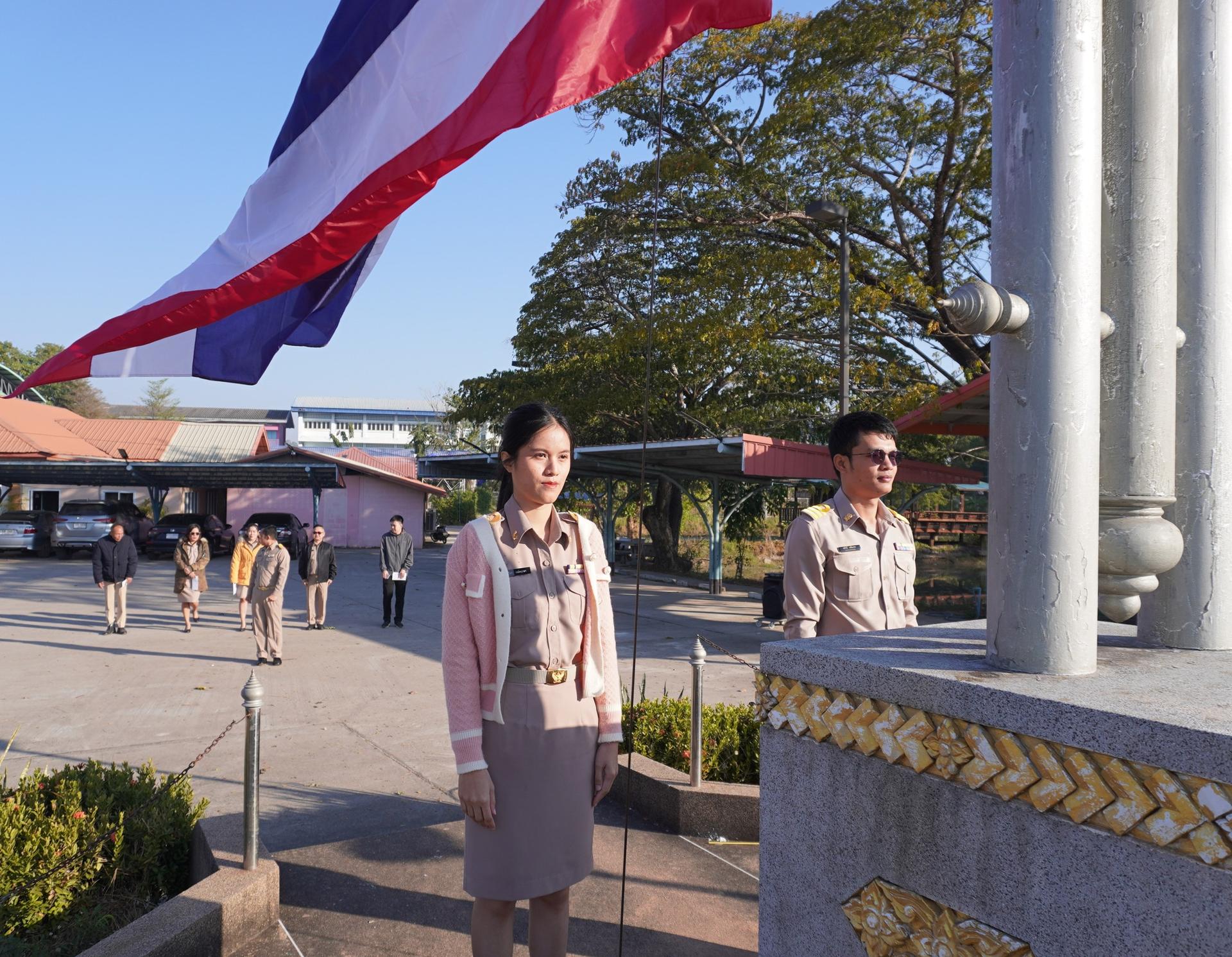 สพป.อุดรธานี เขต 3 จัดกิจกรรมเข้าแถวเคารพธงชาติ สวดมนต์ไหว้พระ กล่าวคำปฏิญญาการดำเนินงานเขตสุจริต ประจำเดือนมกราคม 2568