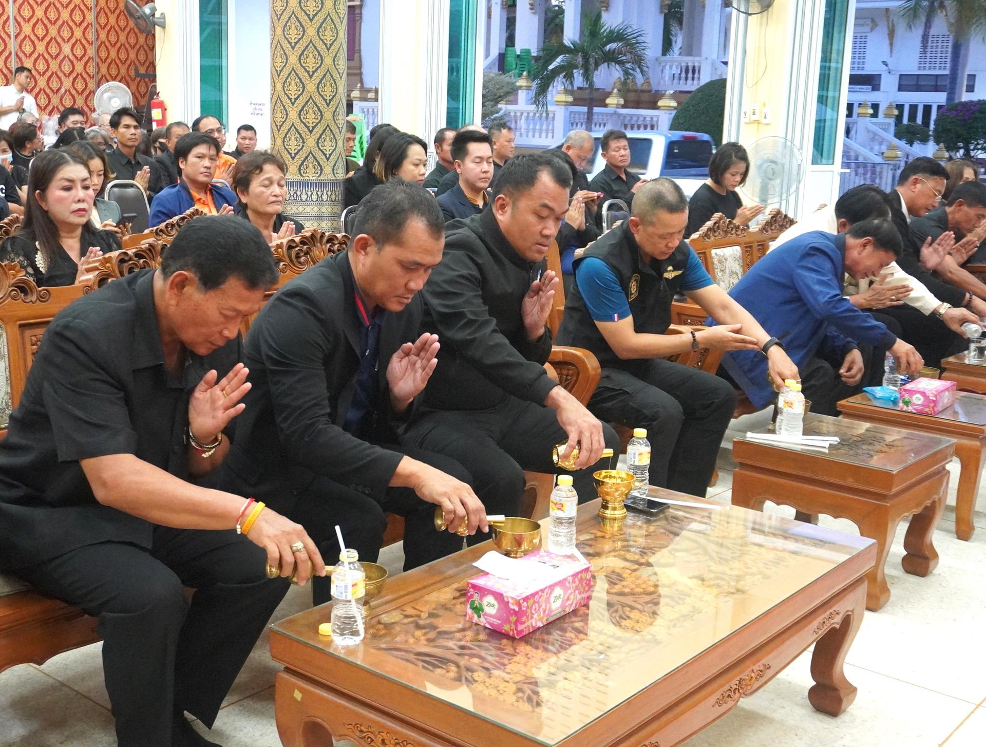 สพป.อุดรธานี เขต 3 ร่วมเป็นเจ้าภาพงานสวดพระอภิธรรม มารดาของ นายวัชพล วิทยากร ผู้อำนวยการโรงเรียนร่มเกล้า 2 ประธานกลุ่มโรงเรียนไชยวาน