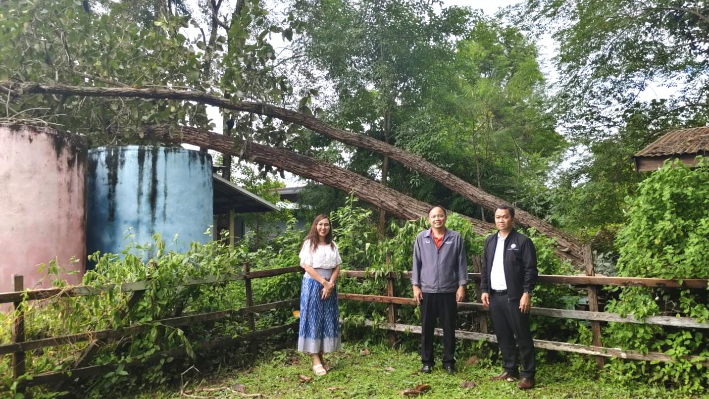 สพป.อุดรธานี เขต 3 ลงพื้นที่ตรวจสอบความเสียหายกรณีต้นไม้ล้มทับอาคารอเนกประสงค์ (โรงอาหาร) ในสถานศึกษา