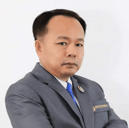 นายวิชาญ เกษเพชร